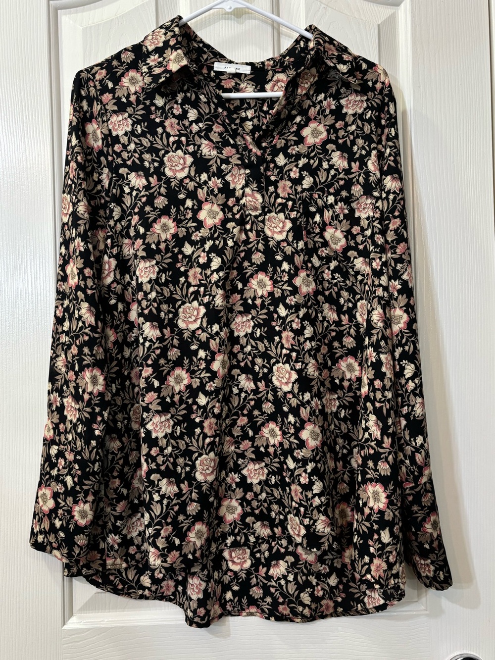Pleione Floral Pullover Blouse Black Pink